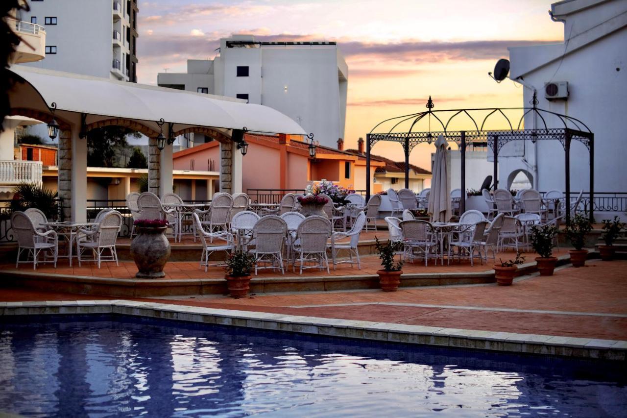 Hotel Kleopatra Ulcinj Esterno foto