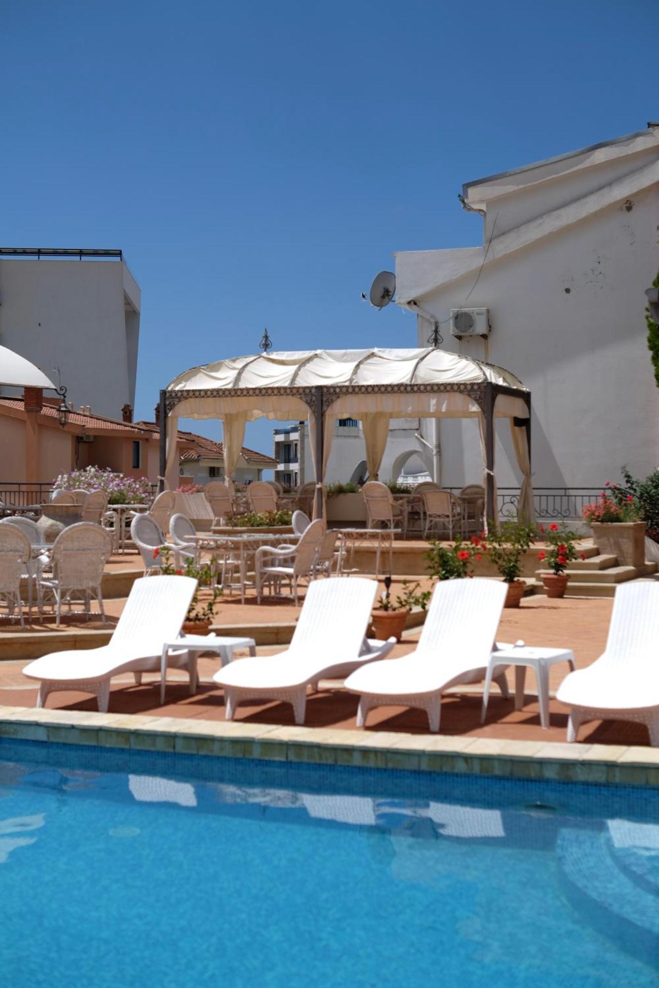 Hotel Kleopatra Ulcinj Esterno foto